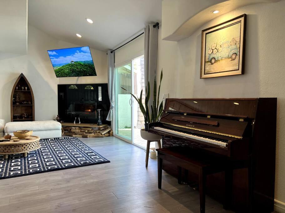 Stylish Mediterranean Villa, Pool, Jacuzzi, Hollywood & Malibu Bliss 洛杉矶 外观 照片